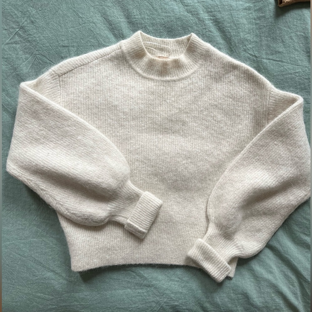 Alpaca blend balloon sleeve sweater